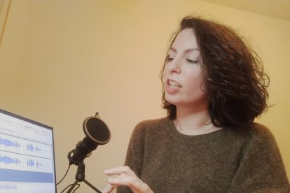 Nora Pulido narra el proceso de creación de las piezas que se cuelgan en Youtube.