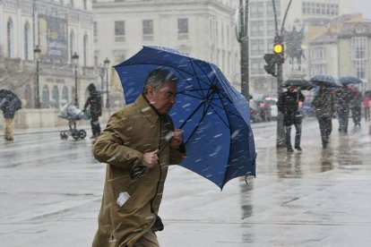 La nieve protagonizó jornadas intempestivas en Burgos / SANTI OTERO
