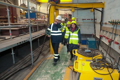 Roble visitó los astilleros donde se construye la F-111 Bonifaz. DEFENSA.