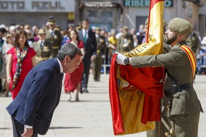 Celebración de la Jura de Bandera junto a la Catedral. SANTI OTERO