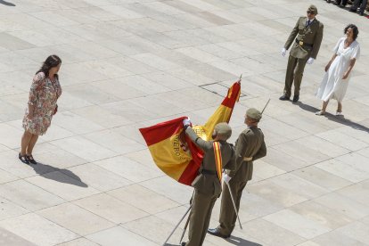 Celebración de la Jura de Bandera junto a la Catedral. SANTI OTERO