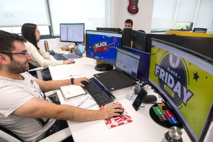 La semana más fuerte del año se vive en estos días en Geotelecom. TOMÁS ALONSO