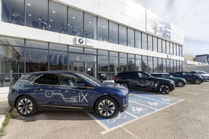 Burgocar organiza unas jornadas de presentación de su gama de vehículos electrificados con la que pretende que los clientes conozcan las "sensaciones" que ofrece la conducción de los modernos sistemas de movilidad sostenible de BMW