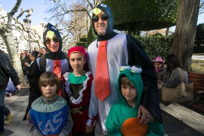 Ambiente multitudinario en el carnaval de Burgos. TOMÁS ALONSO