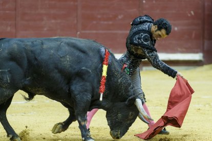 Morenito de Aranda firmó una de sus mejores tardes en Burgos. FOTO: SANTI OTERO