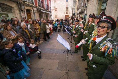 Actuación de la Chirigota Callejera. TOMÁS ALONSO