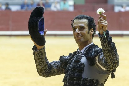 Un triunfo en toda regla del torero burgalés que abrió la Puerta Grande. FOTO: SANTI OTERO