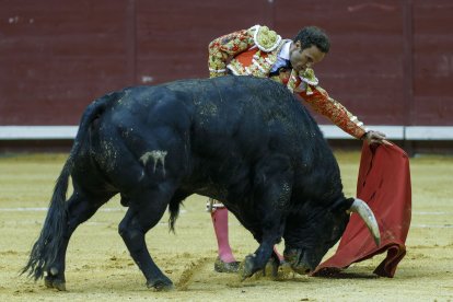 Inteligente Ferrera que no se aburrió y sacó sus recursos con su lote. El poso y la sabiduría del extremeño. FOTO: SANTI OTERO