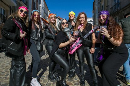 Ambiente multitudinario en el carnaval de Burgos. TOMÁS ALONSO