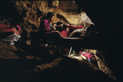 La excavación en la Sima de los Huesos es complicada por el estrecho espacio JAVIER TRUEBA (MSF)