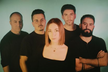 Claudia Halley con su banda. SERGIO IBANNEZ