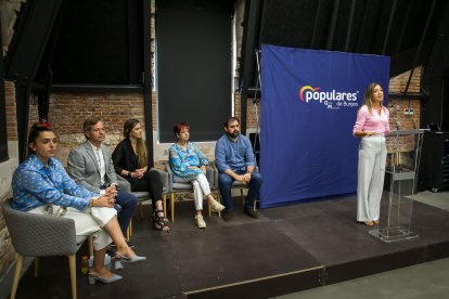Parte de la formación durante el acto. TOMÁS ALONSO