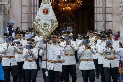 Banda del Santísimo Sacramento y Jesús con la Cruz a Cuestas FOTOS: SANTI OTERO