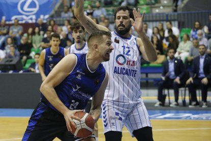Imagen San Pablo Burgos - HLA Alicante. Santi Otero