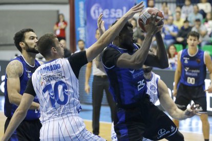 Imagen San Pablo Burgos - HLA Alicante. Santi Otero
