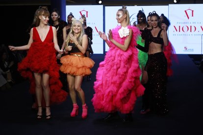 Modelo de María de la Fuente. TOMÁS ALONSO