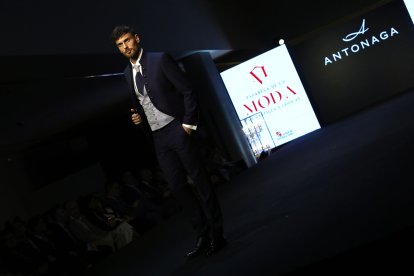 Traje de Antonaga. TOMÁS ALONSO