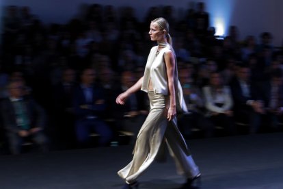 Diseño de Fely Campo. TOMÁS ALONSO