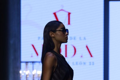 Los diseños de la firma Ángel Schlesser cerraron la Pasarela de la Moda de Castilla y León. TOMÁS ALONSO