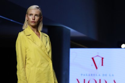 Los diseños de la firma Ángel Schlesser cerraron la Pasarela de la Moda de Castilla y León. TOMÁS ALONSO