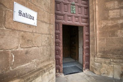 En los próximos días la empresa Aibur se colocará el andamiaje para poder realizar los trabajos. TOMÁS ALONSO