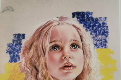 IRYNA ALIENKSANKINA. Artista ucraniana residente en España desde hace cuatro años. Toda su familia, padres, hermana menor con su esposo e hijo viven en Kiev. Y ahora sus vidas, como las vidas de todos los ucranianos, se ha convertido en una verdadera pesadilla. Pero creen y luchan por un futuro en paz.