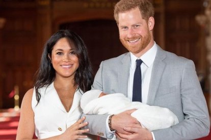 Los duques de Sussex, con Archie, su hijo.