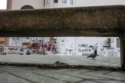 Estado actual del exterior de la Casa de Cultura de Gamonal. TOMÁS ALONSO