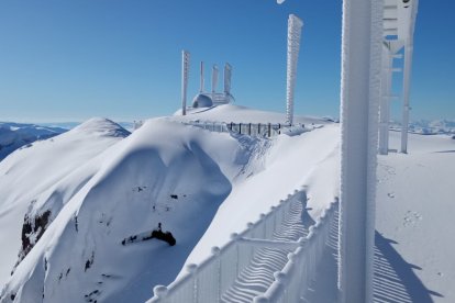 Militares subiendo a pie a la base del EVA-12, en el Picón del Fraile. Ministerio de Defensa