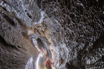 Galería subterránea del río en Ojo Guareña. ADRIAN VAZQUEZ (GEE)