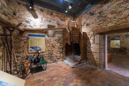 Centro de Interpretación de las Salinas de Poza de la Sal. ECB