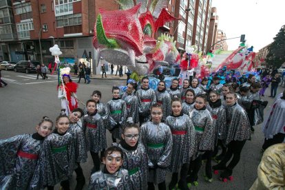 Instante de la Cabalgata de Reyes a su paso por la capital burgalesa. TOMÁS ALONSO