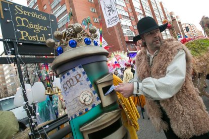 Instante de la Cabalgata de Reyes a su paso por la capital burgalesa. TOMÁS ALONSO