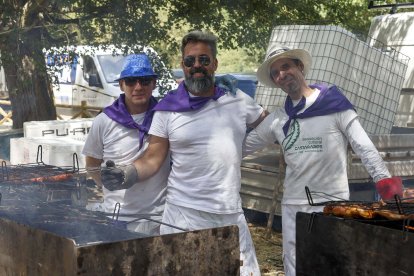 El Día de las Peñas ha puesto el broche final a los Sampedros 2022. SANTI OTERO