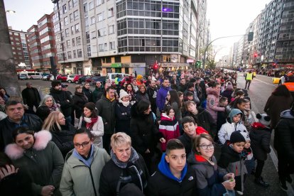 Instante de la Cabalgata de Reyes a su paso por la capital burgalesa. TOMÁS ALONSO