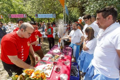 El Día de las Peñas ha puesto el broche final a los Sampedros 2022. SANTI OTERO