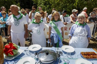 El Día de las Peñas ha puesto el broche final a los Sampedros 2022. SANTI OTERO