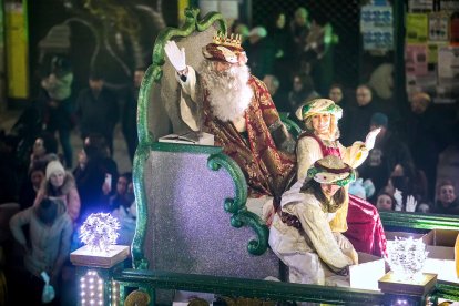 Instante de la Cabalgata de Reyes a su paso por la capital burgalesa. TOMÁS ALONSO