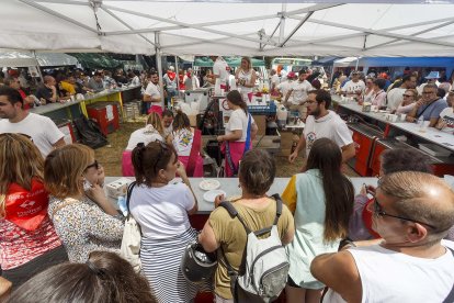 El Día de las Peñas ha puesto el broche final a los Sampedros 2022. SANTI OTERO