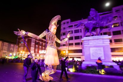 Instante de la Cabalgata de Reyes a su paso por la capital burgalesa. TOMÁS ALONSO