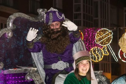 Instante de la Cabalgata de Reyes a su paso por la capital burgalesa. TOMÁS ALONSO