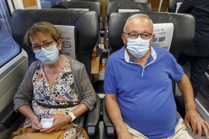 Loli y Arturo aprovechan el AVE para ir al Caixa Fórum y al Museo del Prado. SANTI OTERO