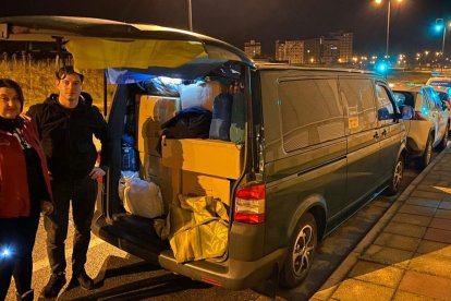 Oksana Belbas inició la recogida de material en la parroquia de Fuentecillas que, a la semana, se diversificó en dos naves: una en el CEEI cedida por el Ayuntamiento y otra en Villafría donada por un particular y que se ha usado hasta mayo.