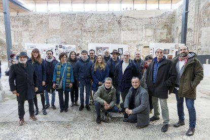 Artistas del GAP y artistas invitados durante la inauguración. S.OTERO