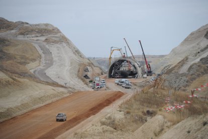 Construcción del túnel de las Calbezadas. I. L. M.