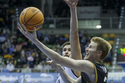 Dalton, ayer en el Coliseum. SANTI OTERO