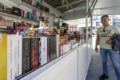 Arranca la Feria del Libro de Burgos 2022. SANTI OTERO