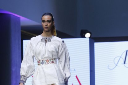 Vestido de novia de Ainhoa Salcedo. SANTI OTERO