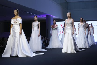 Vestidos de novia de Ainhoa Salcedo. SANTI OTERO