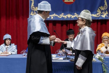 Acto de investidura como doctora honoris causa por la Universidad de Burgos a la enfermera Doris Grinspun. SANTI OTERO